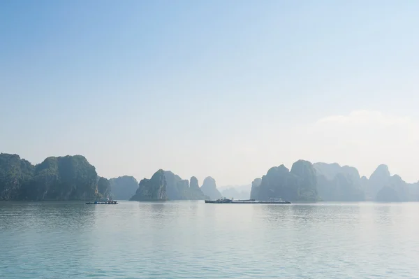 Ha uzun bay kayalar vietnam