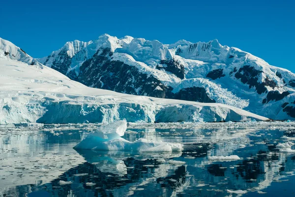 Rajskie Lodowce Góry Półwysep Antarktyczny Antarti — Zdjęcie stockowe