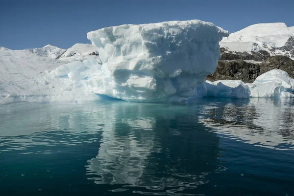 Geleiras Montanhas Baía Paraíso Península Antártica Anttarti — Fotografia de Stock