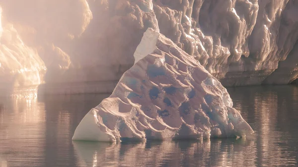 天堂湾冰川和山脉 南极半岛 — 图库照片