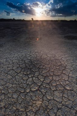 La Pampa, Patagonya, Arjantin 'deki bir Pampas gölünde parçalanmış kuru toprak..