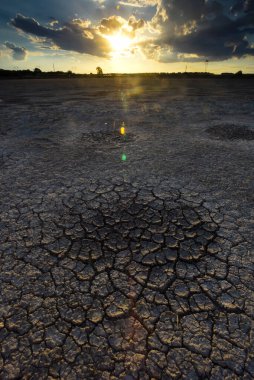 La Pampa, Patagonya, Arjantin 'deki bir Pampas gölünde parçalanmış kuru toprak..