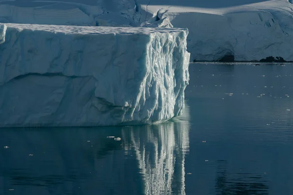 Détroit Lemaire Paysage Côtier Montagnes Icebergs — Photo