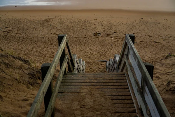Вид Спереду Спускається Сходами Пляжний Пісок — стокове фото