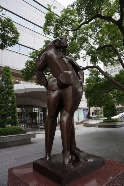 Prefektura Kanagawa Japonia Września 2019 Rzeźba Uliczna Mężczyzna Kobieta Przed — Zdjęcie stockowe