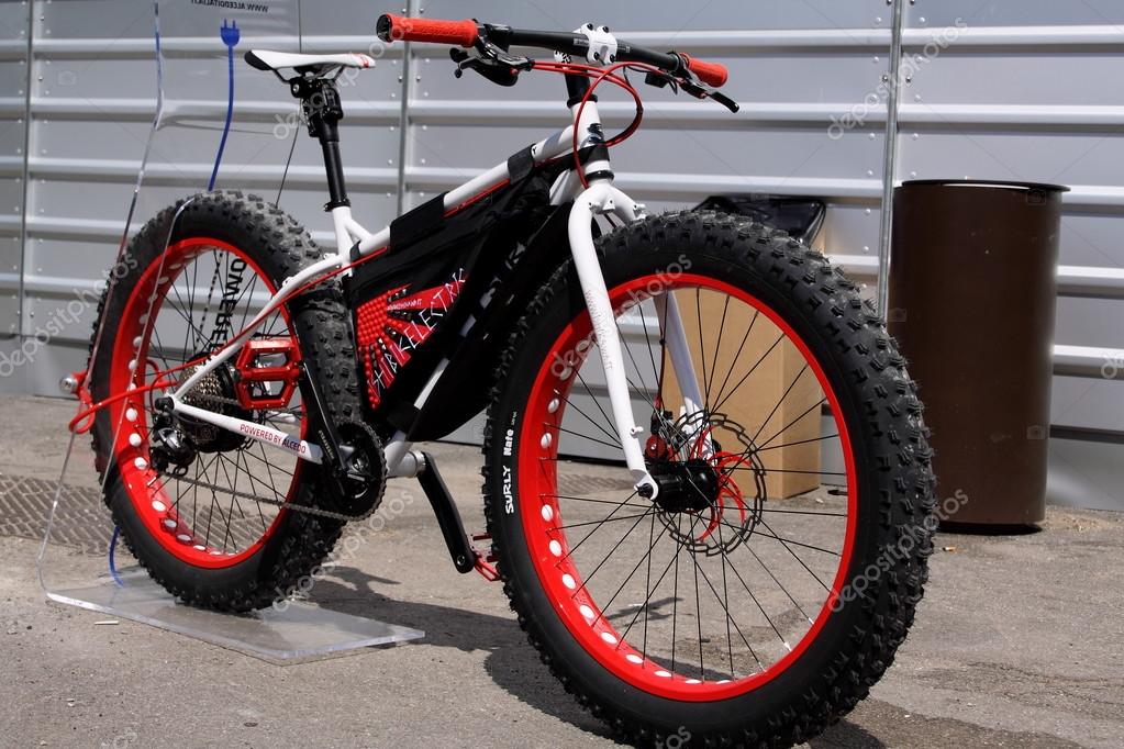 bike with big wheels