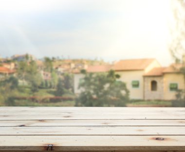 Top masa ve bina, arka plan bulanıklık