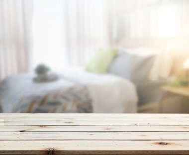 Masa üstü ve bulanıklık arka planda yatak odası