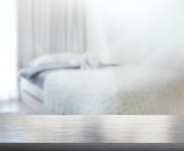 Masa üstü ve bulanıklık arka planda yatak odası