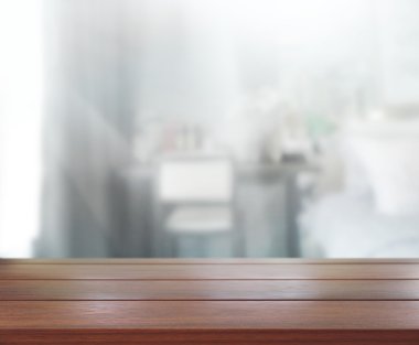 Masa üstü ve bulanıklık arka planda yatak odası