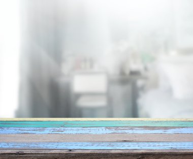 Masa üstü ve bulanıklık arka planda yatak odası