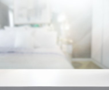 Masa üstü ve bulanıklık arka planda yatak odası