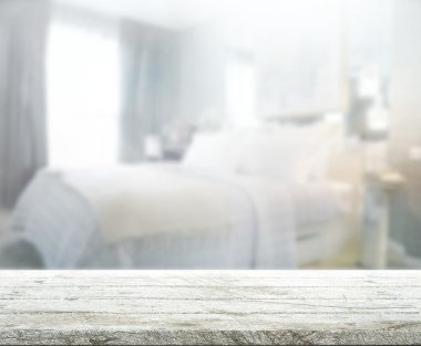 Masa üstü ve bulanıklık arka planda yatak odası