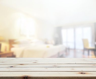 Masa üstü ve bulanıklık arka planda yatak odası