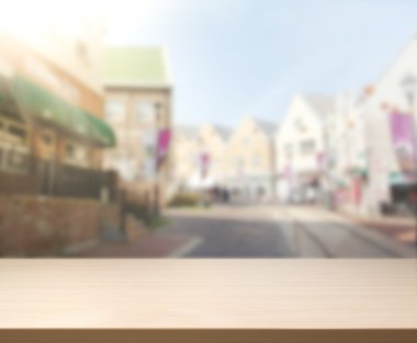 Top masa ve bina, arka plan bulanıklık