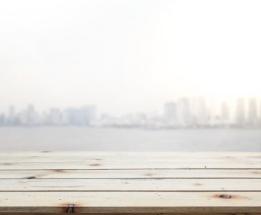 Top masa ve bina, arka plan bulanıklık