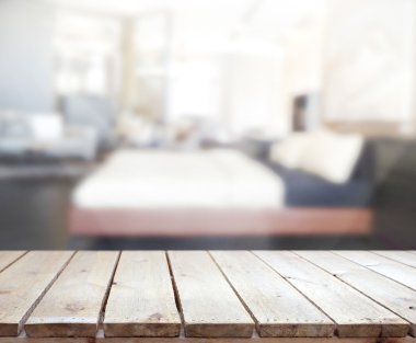 Masa üstü ve bulanıklık arka planda yatak odası