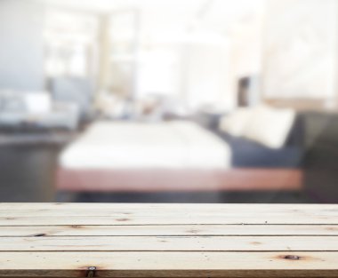 Masa üstü ve bulanıklık arka planda yatak odası