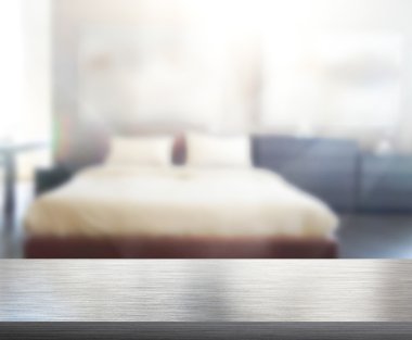 Masa üstü ve bulanıklık arka planda yatak odası