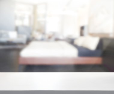 Masa üstü ve bulanıklık arka planda yatak odası