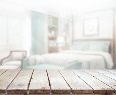 Masa üstü ve bulanıklık arka planda yatak odası