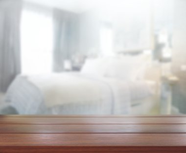 Masa üstü ve bulanıklık arka planda yatak odası