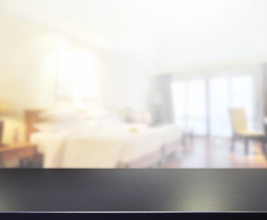 Masa üstü ve bulanıklık arka planda yatak odası
