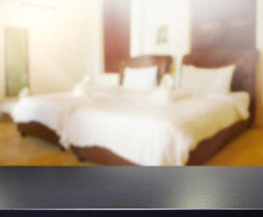 Masa üstü ve bulanıklık arka planda yatak odası