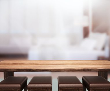 Masa üstü ve bulanıklık arka planda yatak odası