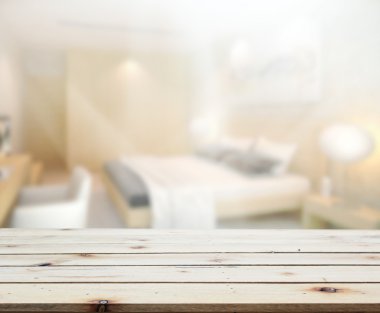 Masa üstü ve bulanıklık arka planda yatak odası