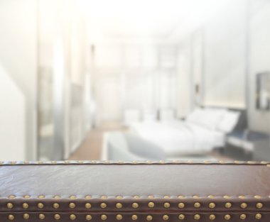 Masa üstü ve bulanıklık arka planda yatak odası