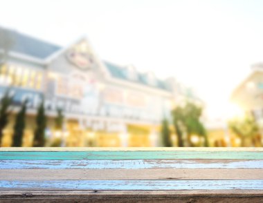 Top masa ve bina, arka plan bulanıklık