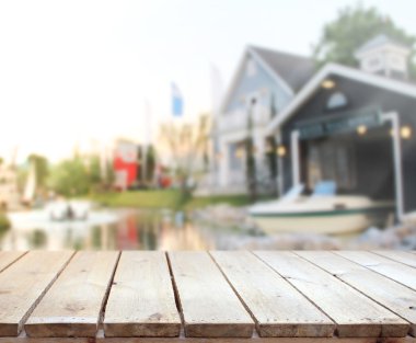 Top masa ve bina, arka plan bulanıklık