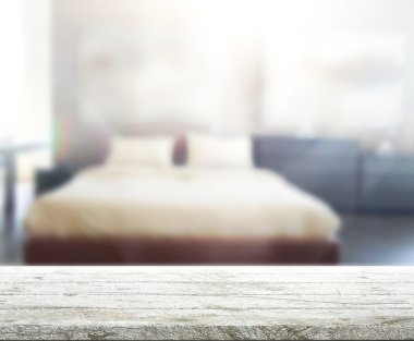 Masa üstü ve bulanıklık arka planda yatak odası