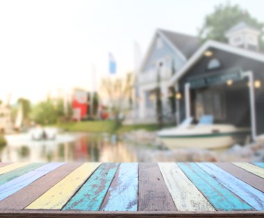 Top masa ve bina, arka plan bulanıklık