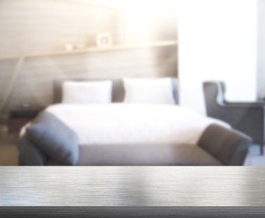 Masa üstü ve bulanıklık arka planda yatak odası