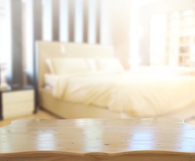 Masa üstü ve bulanıklık arka planda yatak odası