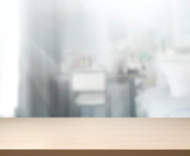 Masa üstü ve bulanıklık arka planda yatak odası