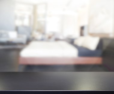 Masa üstü ve bulanıklık arka planda yatak odası