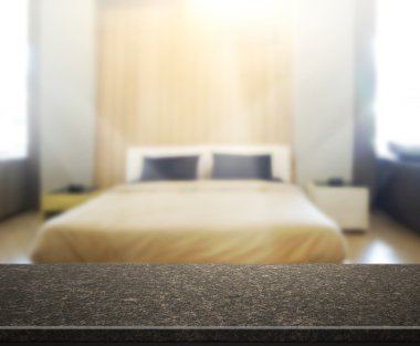 Masa üstü ve bulanıklık arka planda yatak odası