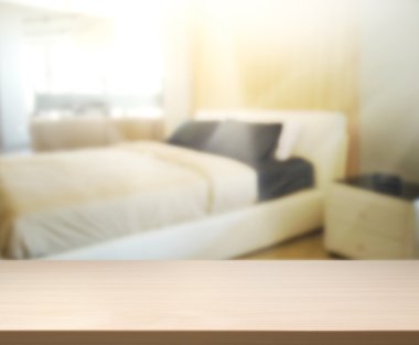 Masa üstü ve bulanıklık arka planda yatak odası