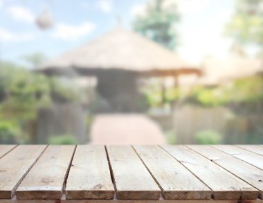 Top masa ve bina, arka plan bulanıklık