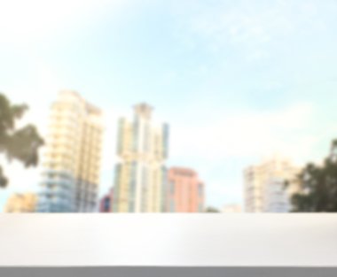 Top masa ve bina, arka plan bulanıklık