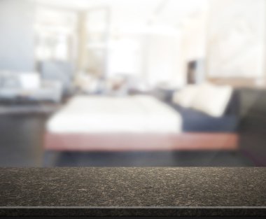 Masa üstü ve bulanıklık arka planda yatak odası