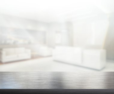 Arka planda Office ahşap masa