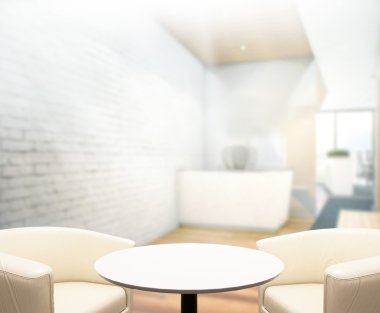 Arka planda Office ahşap masa