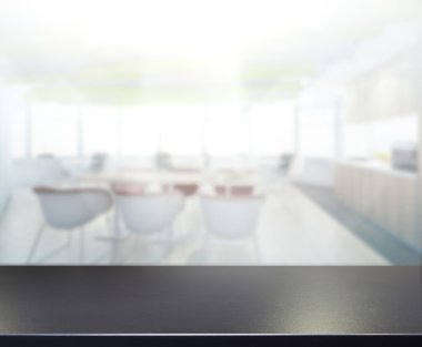 Arka planda Office ahşap masa