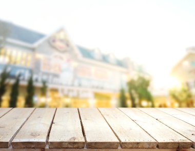 Top masa ve bina, arka plan bulanıklık