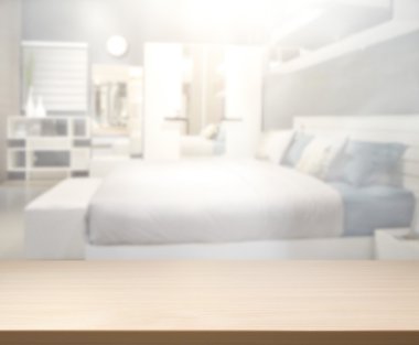 Masa üstü ve bulanıklık arka planda yatak odası