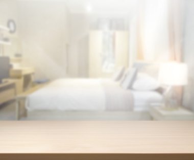 Masa üstü ve bulanıklık arka planda yatak odası